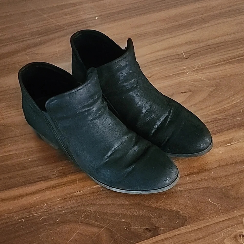 Ankle boots
